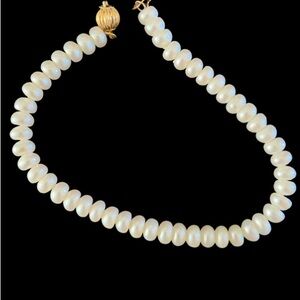 Elegant White Pearl Bracelet